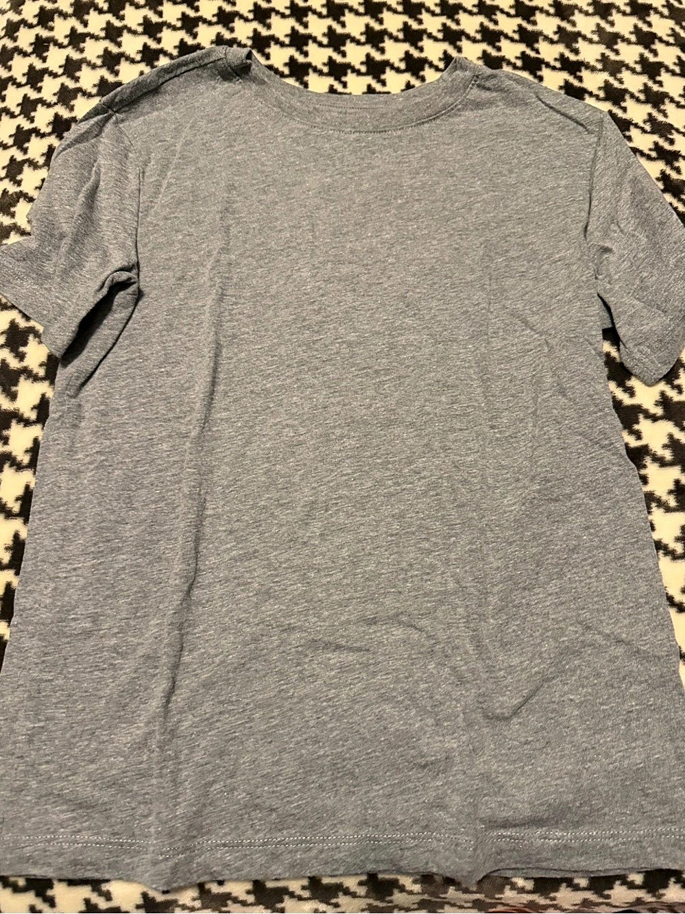 Sonoma Short Sleeve Tee in Gray Size Small Like New